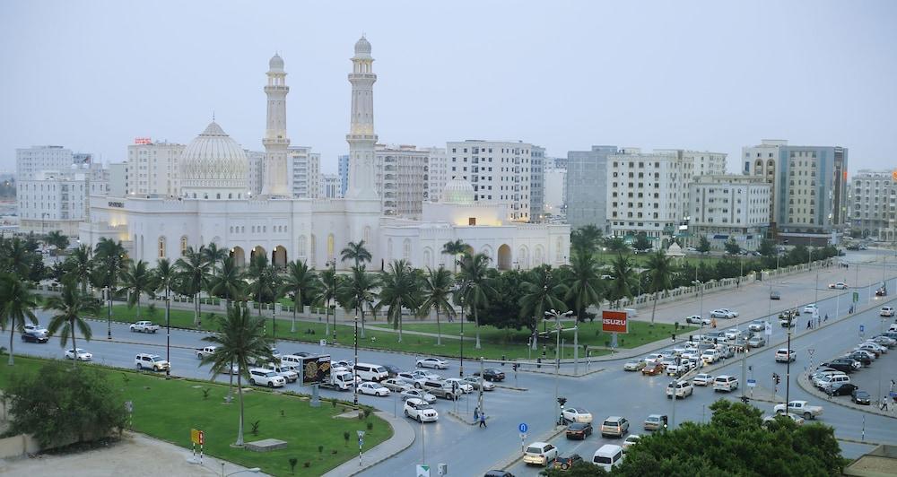 Muscat International Hotel Plaza Салалах Екстериор снимка